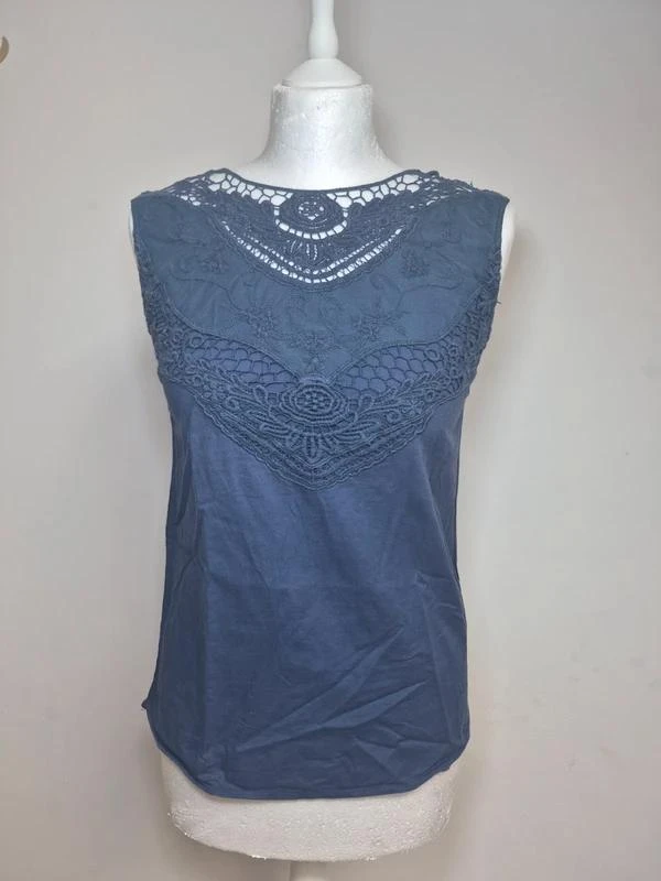 Camisola azul noche con detalles de encaje romántico – photo 3
